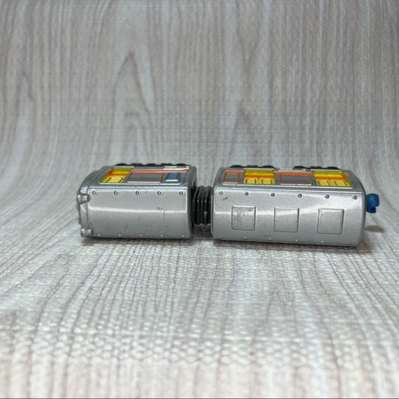 2010 Emery Chuggington Die-cast Metal Train - Picture 6 of 8